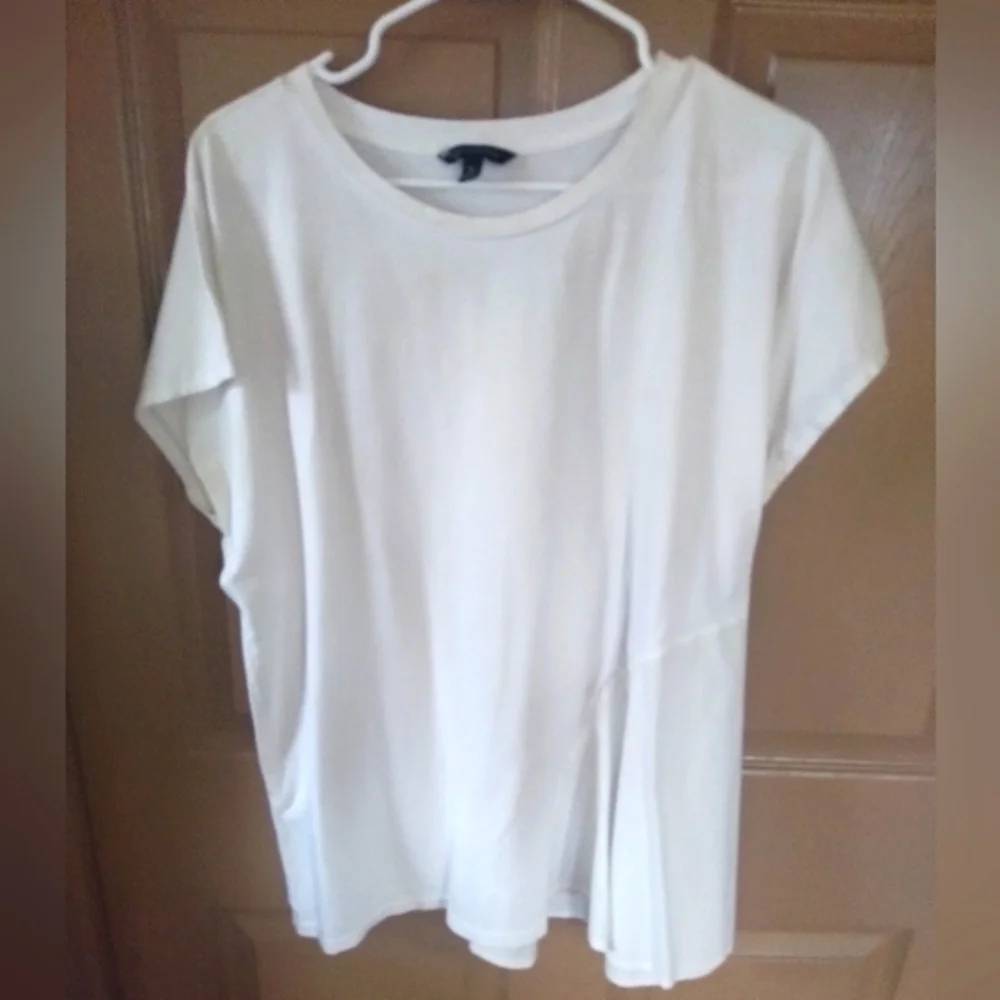 Banana Republic White Short Sleeve Tee for Everyday Comfort - Picture 1 of 11